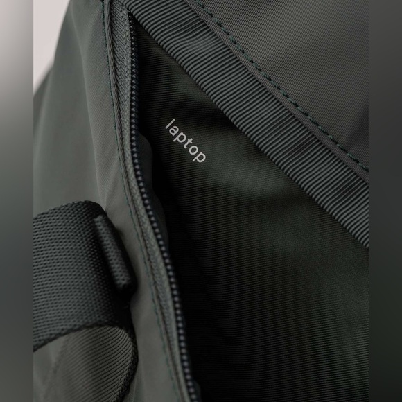 ✨DISCOUNTED✨ Lululemon Fast Track Duffel Gym Travel Beach Bag -  Dark Forest - Picture 6 of 16